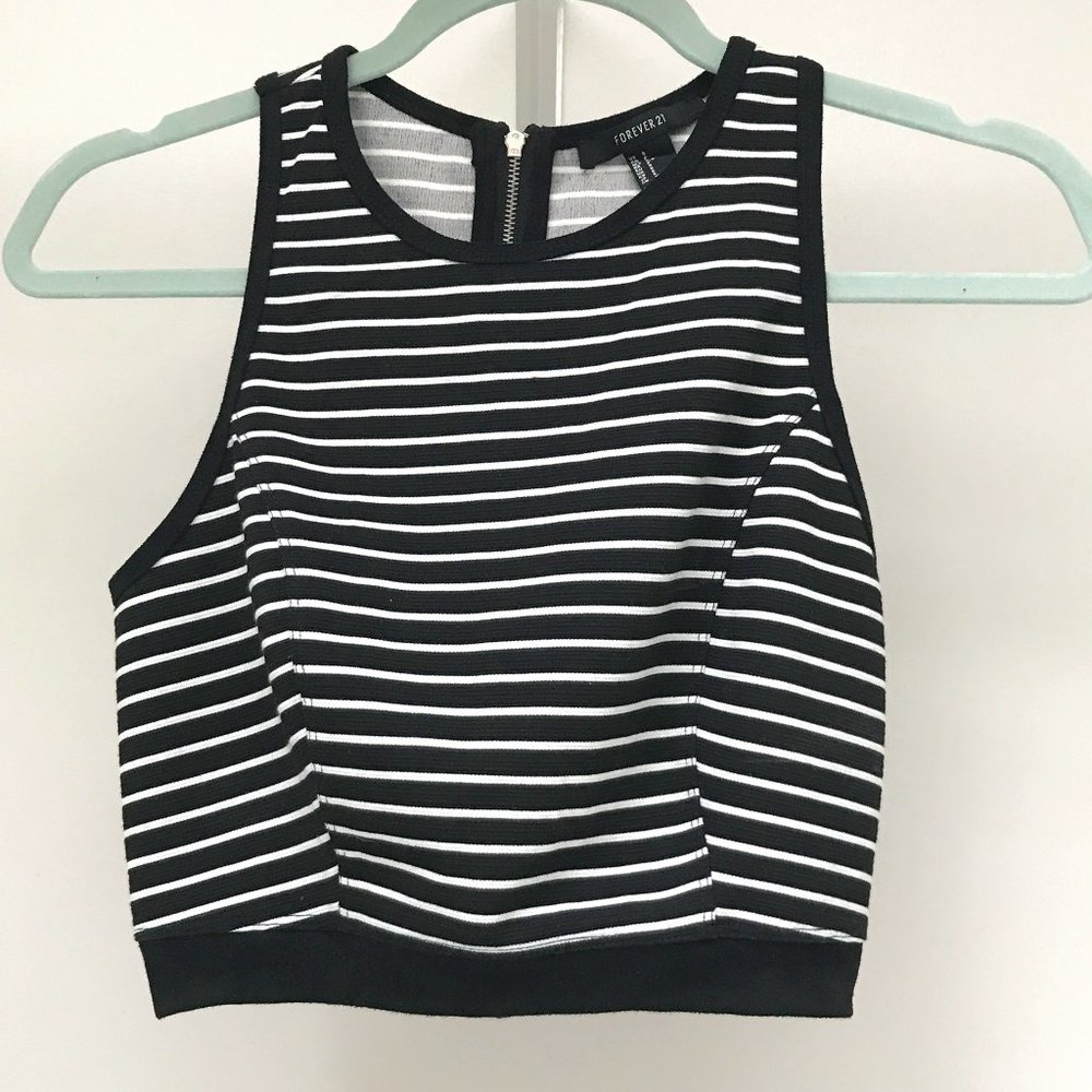 Black/White Stripes Crop Top
